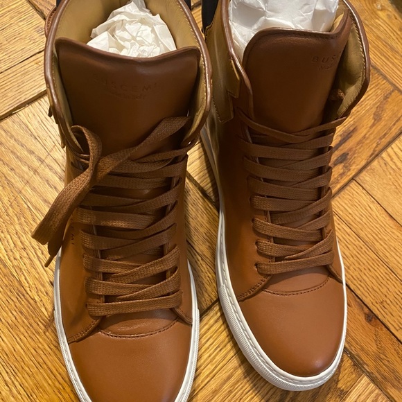 SOLD !! Bourbon brown and white leather sneakers - Picture 10 of 10